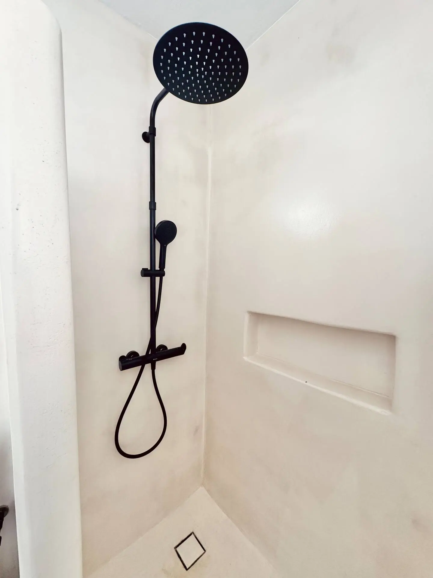 Windmills studio with rooftop terrace shower