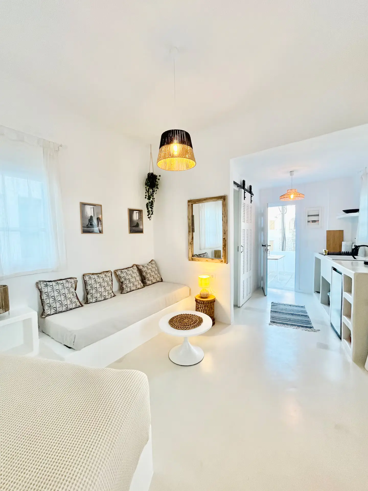 Windmills studio with rooftop terrace living room